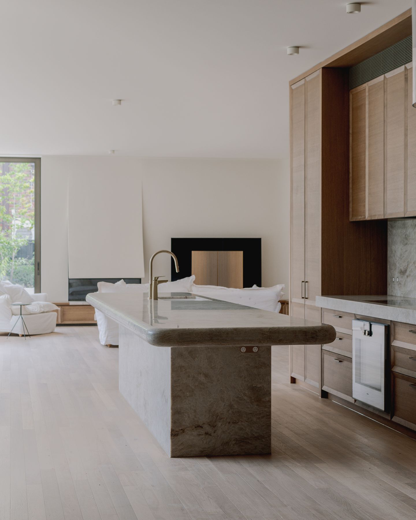 221 Domain Road residence