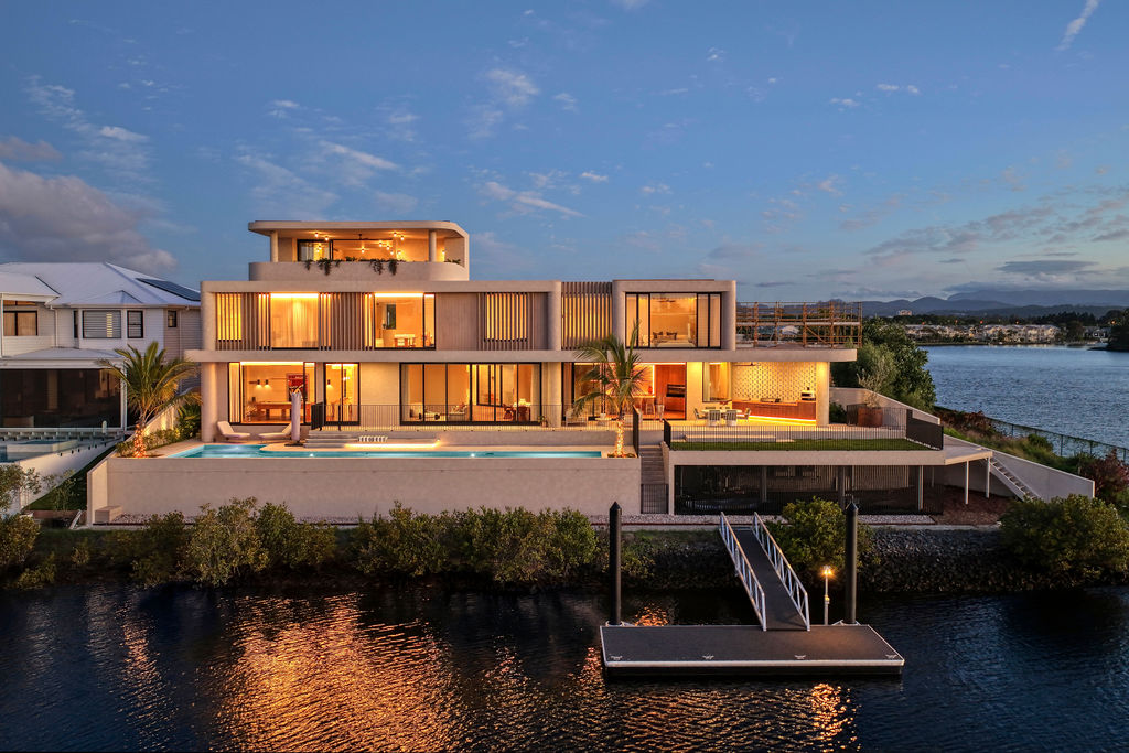 31 McIlwain Drive residence
